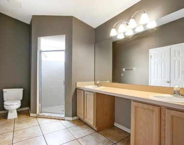 2003 Goldendale Court - Photo Thumbnail 7