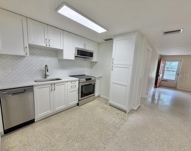 635 1st Avenue N - Photo Thumbnail 6