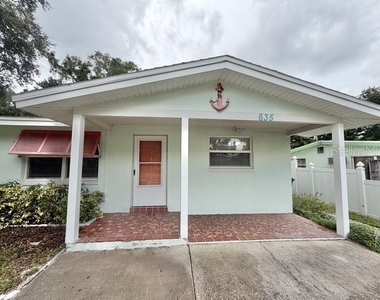 635 1st Avenue N - Photo Thumbnail 1