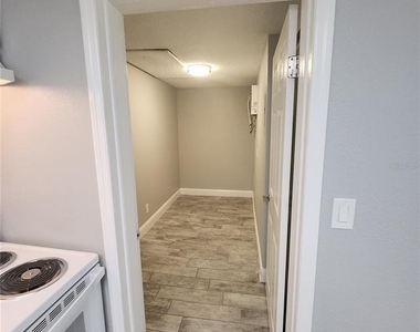 1400 Strawberry Place - Photo Thumbnail 9