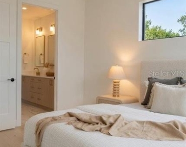 377 13th St N - Photo Thumbnail 17