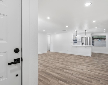 1123 Foggy Ridge Parkway - Photo Thumbnail 7