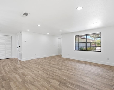 1123 Foggy Ridge Parkway - Photo Thumbnail 11