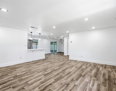 1123 Foggy Ridge Parkway - Photo Thumbnail 10