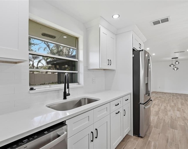 1123 Foggy Ridge Parkway - Photo Thumbnail 20