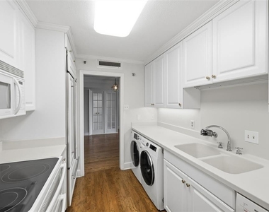 3211 W Swann Avenue - Photo Thumbnail 12