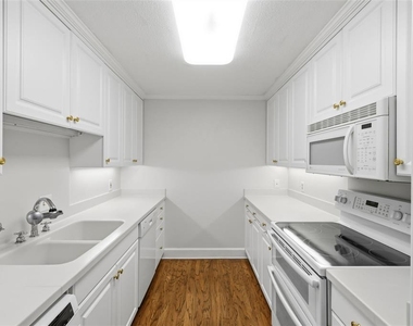 3211 W Swann Avenue - Photo Thumbnail 9