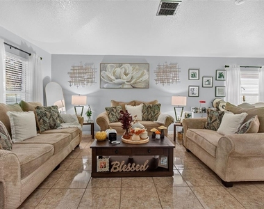 1234 Hill Flower Drive - Photo Thumbnail 5