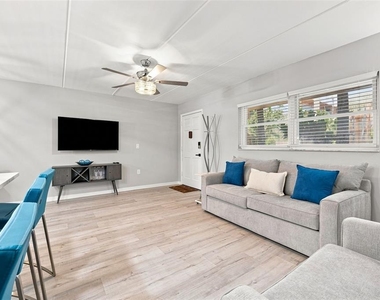 12760 Indian Rocks Road - Photo Thumbnail 5