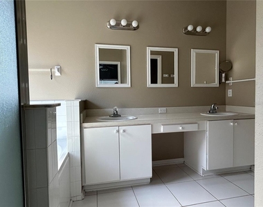 18912 Wood Sage Drive - Photo Thumbnail 15