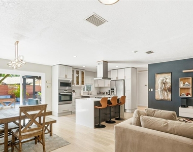 4606 Buckeye Road - Photo Thumbnail 8