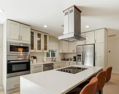 4606 Buckeye Road - Photo Thumbnail 11
