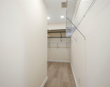 4606 Buckeye Road - Photo Thumbnail 24