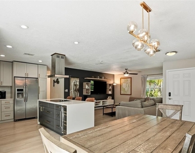 4606 Buckeye Road - Photo Thumbnail 9