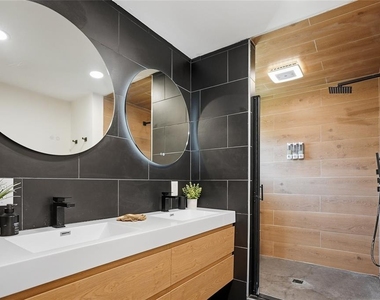 4606 Buckeye Road - Photo Thumbnail 23