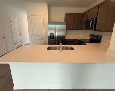 31211 Midnight Sun Way - Photo Thumbnail 7