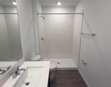 31211 Midnight Sun Way - Photo Thumbnail 16