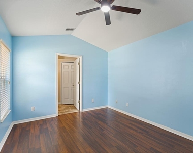 7408 Oxford Garden Circle - Photo Thumbnail 11