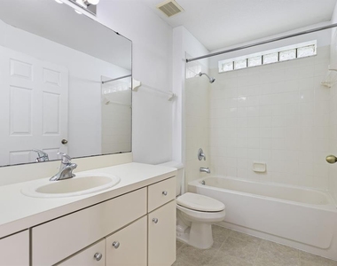 7408 Oxford Garden Circle - Photo Thumbnail 17