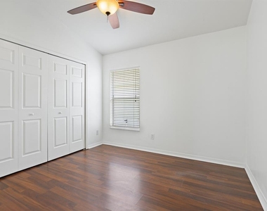 7408 Oxford Garden Circle - Photo Thumbnail 14