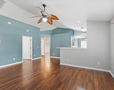 7408 Oxford Garden Circle - Photo Thumbnail 2