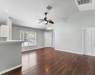 7408 Oxford Garden Circle - Photo Thumbnail 6