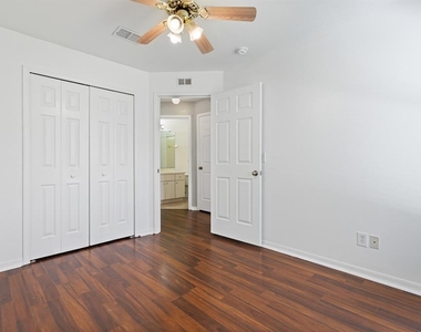 7408 Oxford Garden Circle - Photo Thumbnail 21