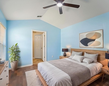 7408 Oxford Garden Circle - Photo Thumbnail 10