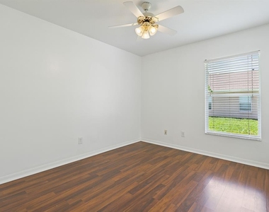 7408 Oxford Garden Circle - Photo Thumbnail 18