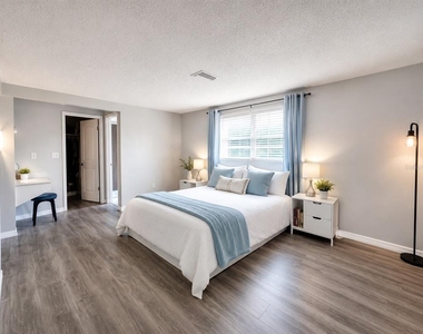 12623 Clock Tower Pkwy - Photo Thumbnail 3