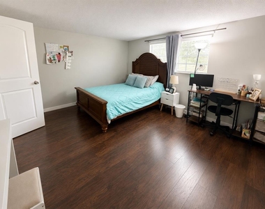 12623 Clock Tower Pkwy - Photo Thumbnail 5