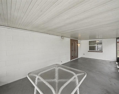 1913 Cedarbrooke Drive - Photo Thumbnail 20