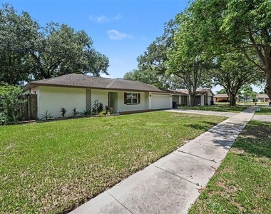 1913 Cedarbrooke Drive - Photo Thumbnail 3