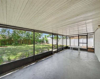 1913 Cedarbrooke Drive - Photo Thumbnail 19