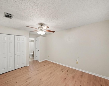 1913 Cedarbrooke Drive - Photo Thumbnail 12