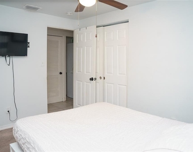 2804 N 33rd Street - Photo Thumbnail 16