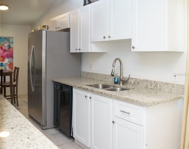 2804 N 33rd Street - Photo Thumbnail 8
