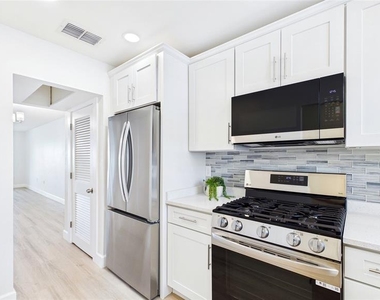 6025 Shore Boulevard S - Photo Thumbnail 4