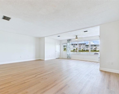 6025 Shore Boulevard S - Photo Thumbnail 11
