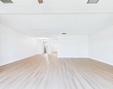 6025 Shore Boulevard S - Photo Thumbnail 16