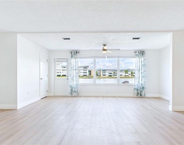 6025 Shore Boulevard S - Photo Thumbnail 12
