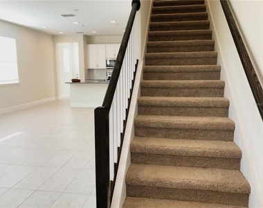 5518 Viola Lee Way - Photo Thumbnail 10