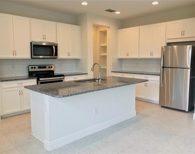 5518 Viola Lee Way - Photo Thumbnail 3