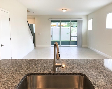 5518 Viola Lee Way - Photo Thumbnail 7
