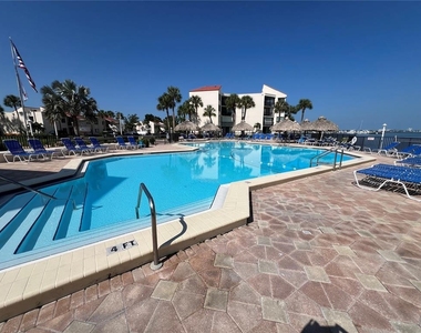 5541 Puerta Del Sol Boulevard S - Photo Thumbnail 31