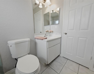 2202 Godfrey Avenue - Photo Thumbnail 27