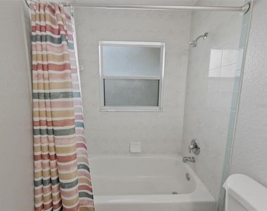 2202 Godfrey Avenue - Photo Thumbnail 26