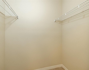 9506 Amberdale Court - Photo Thumbnail 11