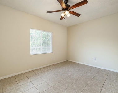 9506 Amberdale Court - Photo Thumbnail 13