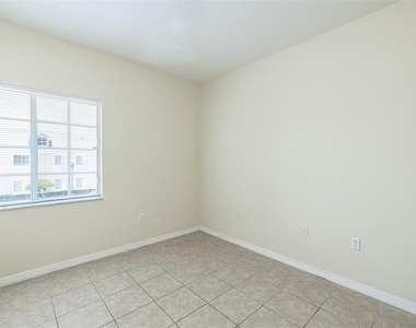 9506 Amberdale Court - Photo Thumbnail 15
